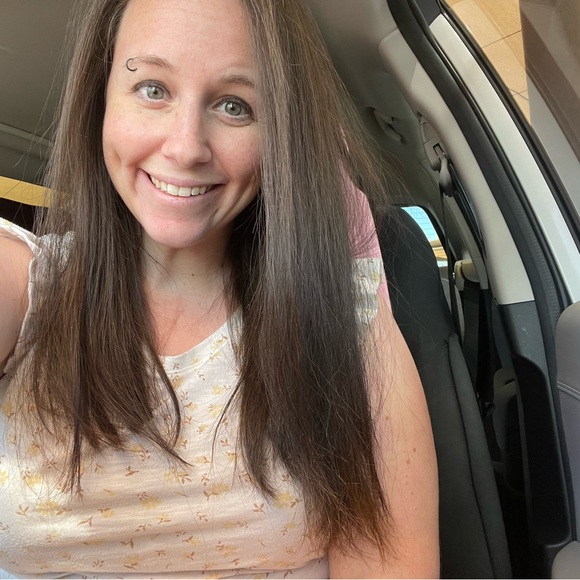About Me🙋🏼‍♀️ - Picture 1 of 2
